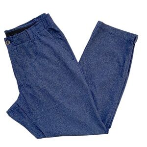 Under Armour men’s Size 36 dark blue lightweight performance golf pants.‎